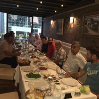 Das Foto wurde bei Nakkaş Kebap von ÇİÇEK am 7/14/2015 aufgenommen