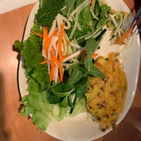 7/19/2019 tarihinde Erica C.ziyaretçi tarafından Saigon Bay Vietnamese Restaurant'de çekilen fotoğraf