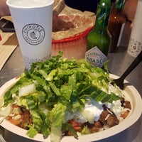 Photo taken at Chipotle Mexican Grill by Maribel S. on 8/31/2019