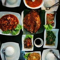 Kahfi Tomyam Seafood - Pantai Cahaya Bulan, Kelantan