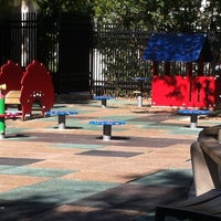 Das Foto wurde bei Victoria Gardens Playground von Frances W. am 7/23/2014 aufgenommen