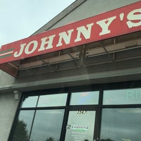 Photo taken at Johnny&#39;s Beef &amp; Gyros by Brenda C. on 10/14/2018