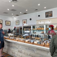 6/12/2021 tarihinde Brenda C.ziyaretçi tarafından Vie de France Bakery Cafe- Potomac Village, MD'de çekilen fotoğraf