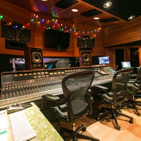 Das Foto wurde bei The Village Recording Studios von The Village Recording Studios am 7/25/2013 aufgenommen