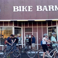 Foto tirada no(a) Bike Barn por Bike Barn em 9/3/2015