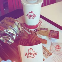 Photo taken at Arby&amp;#39;s by Seda D. on 9/28/2017