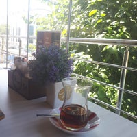 รูปภาพถ่ายที่ Nazar Cafe Restaurant โดย Nilüfer K. เมื่อ 9/11/2019