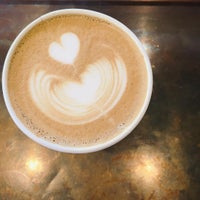 Photo taken at Blue Bottle Coffee by Angry Rabbit on 9/20/2015