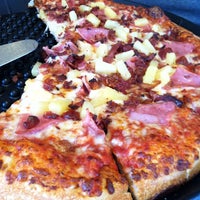 Foto diambil di A Papano&amp;#39;s Pizza BEULAH oleh Katie pada 5/26/2013