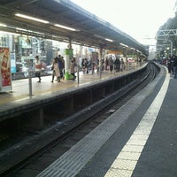 Photo taken at 原宿駅 3番線ホーム by ゆきんこ on 1/4/2013