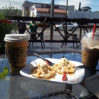 8/7/2013에 Eira R.님이 Arabica Coffee &amp;amp; Waffle에서 찍은 사진