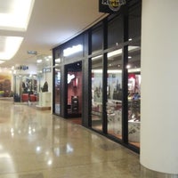 Dr martens gardens mid valley discount
