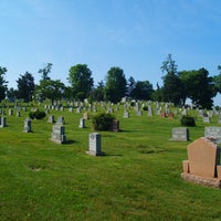 10/2/2013にburialplanning.comがLincoln Memorial Cemeteryで撮った写真
