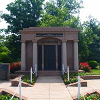 Photo prise au Lincoln Memorial Cemetery par burialplanning.com le10/2/2013