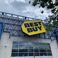 Photo taken at Best Buy by Ted J B. on 6/6/2021