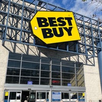 Photo taken at Best Buy by Ted J B. on 12/10/2022