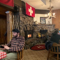 Foto diambil di Alpenhof Lodge oleh J Crowley pada 1/26/2019