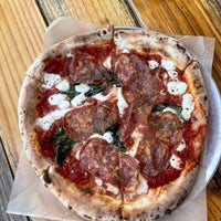 7/31/2021 tarihinde Andrew W.ziyaretçi tarafından Pizza Barbone'de çekilen fotoğraf