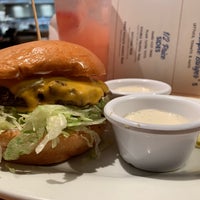 Photo taken at Zinburger Wine &amp;amp; Burger Bar by Xavier O. on 9/4/2019