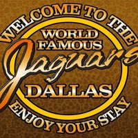 รูปภาพถ่ายที่ Jaguars Dallas โดย Gary G. เมื่อ 11/27/2012