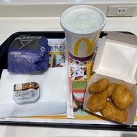 Photo taken at McDonald&amp;#39;s by 白身魚 on 12/27/2021