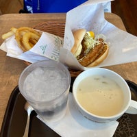 Photo taken at MOS Burger by 白身魚 on 2/1/2022