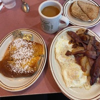 Photo taken at Arlington Diner by Anna H. on 2/15/2023