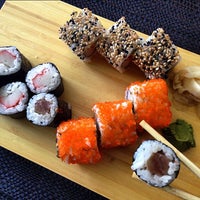 Foto tirada no(a) Sushi Inn por Sera F. em 7/1/2015