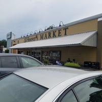 Photo taken at Hoover&amp;#39;s Market by Kimber Red C. on 7/26/2018