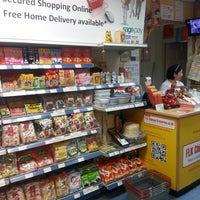Foto tirada no(a) FLK Chinese Groceries - Chinese Supermarket por L em 2/10/2015