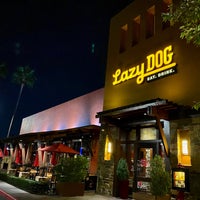 Photo taken at Lazy Dog Restaurant &amp;amp; Bar by Abdulaziz on 10/17/2022