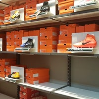 nike factory outlet depok