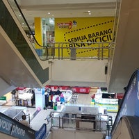 Photo taken at Mega Bekasi Hypermall by Eko B U. on 2/26/2018