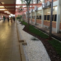 รูปภาพถ่ายที่ Uni-ANHANGUERA - Centro Universitário de Goiás โดย Douglas X. เมื่อ 9/15/2015
