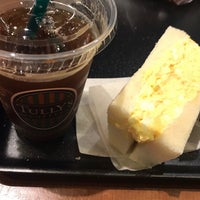 Photo taken at Tully&amp;#39;s Coffee by とない み. on 10/13/2021