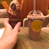 Photo taken at Lindt Chocolat Café by とない み. on 10/23/2020
