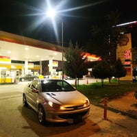 Photo taken at Shell by Ahmet A. on 9/13/2023