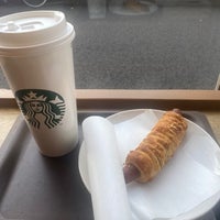 Photo taken at Starbucks by ichigo 4. on 12/18/2023