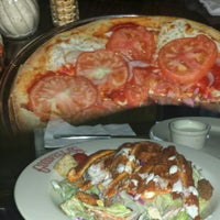 Снимок сделан в Goodfella&amp;#39;s Pizza &amp;amp; Restaurant пользователем Les G. 6/26/2014