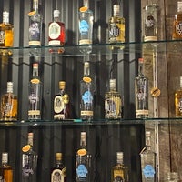 Foto tirada no(a) Prohibition Craft Spirits por Lucille F. em 10/17/2020