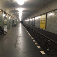 Photo taken at U Schönleinstraße by Tavluy T. on 5/5/2019
