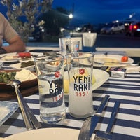 Foto tirada no(a) Zeytinlik Restoran por Ali. em 9/28/2023