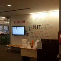 10/30/2013にShawn P.がMartin Trust Center for MIT Entrepreneurship (MIT Bld E40-160)で撮った写真
