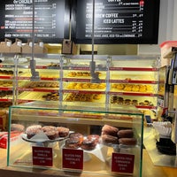Photo taken at Do-Rite Donuts and Chicken by Mike N. on 8/31/2021