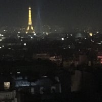 Photo taken at Timhotel Montmartre by Ellen on 12/9/2016