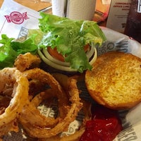 Photo taken at Fuddruckers by Pat T. on 12/13/2016