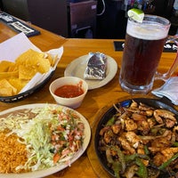 Снимок сделан в Cinco De Mayo Mexican Restaurant пользователем Pat T. 3/9/2020
