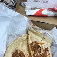 Photo taken at Taco Bell by Bennie F. on 11/1/2017