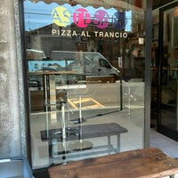 4/24/2014 tarihinde Sabviiiiinaziyaretçi tarafından Pizzeria Astesani'de çekilen fotoğraf