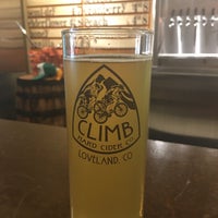 Foto tomada en Climb Hard Cider Co.  por Kathleen M. el 6/4/2017